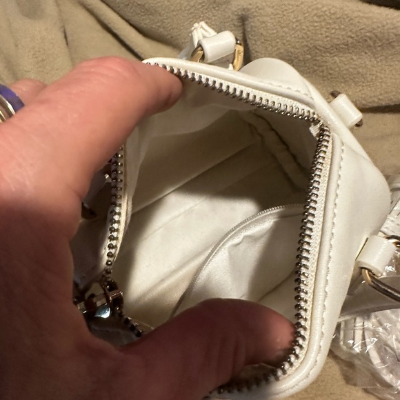 White mini faux leather dr bag style purse with removable strap - Picture 8 of 8